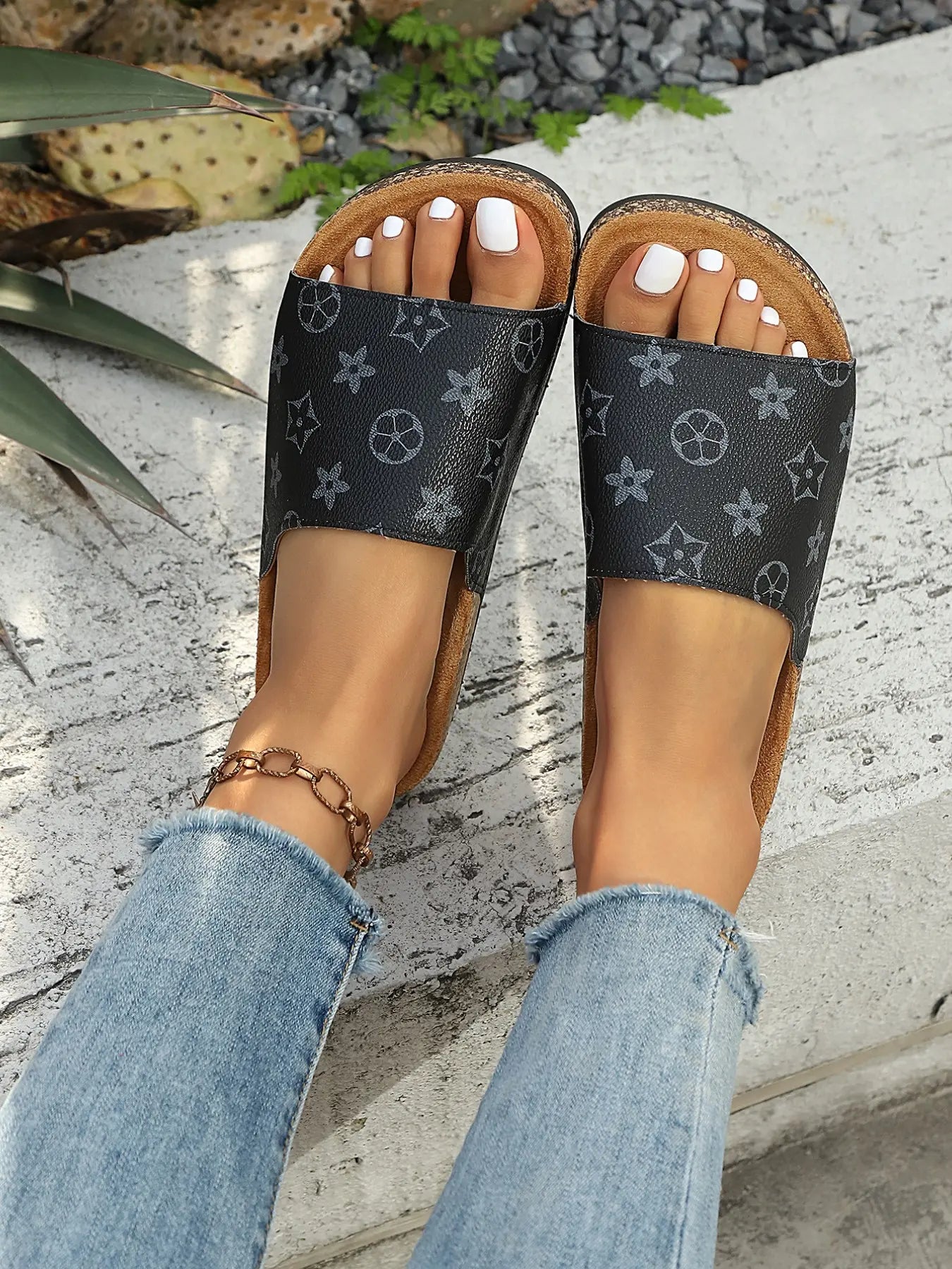 Women'S PU Leather Slippers, Casual Anti-Slip Eva Sole, Metal Logo, Retro Style, Daily Wear, Beach Vacation, Comfortable Footwear