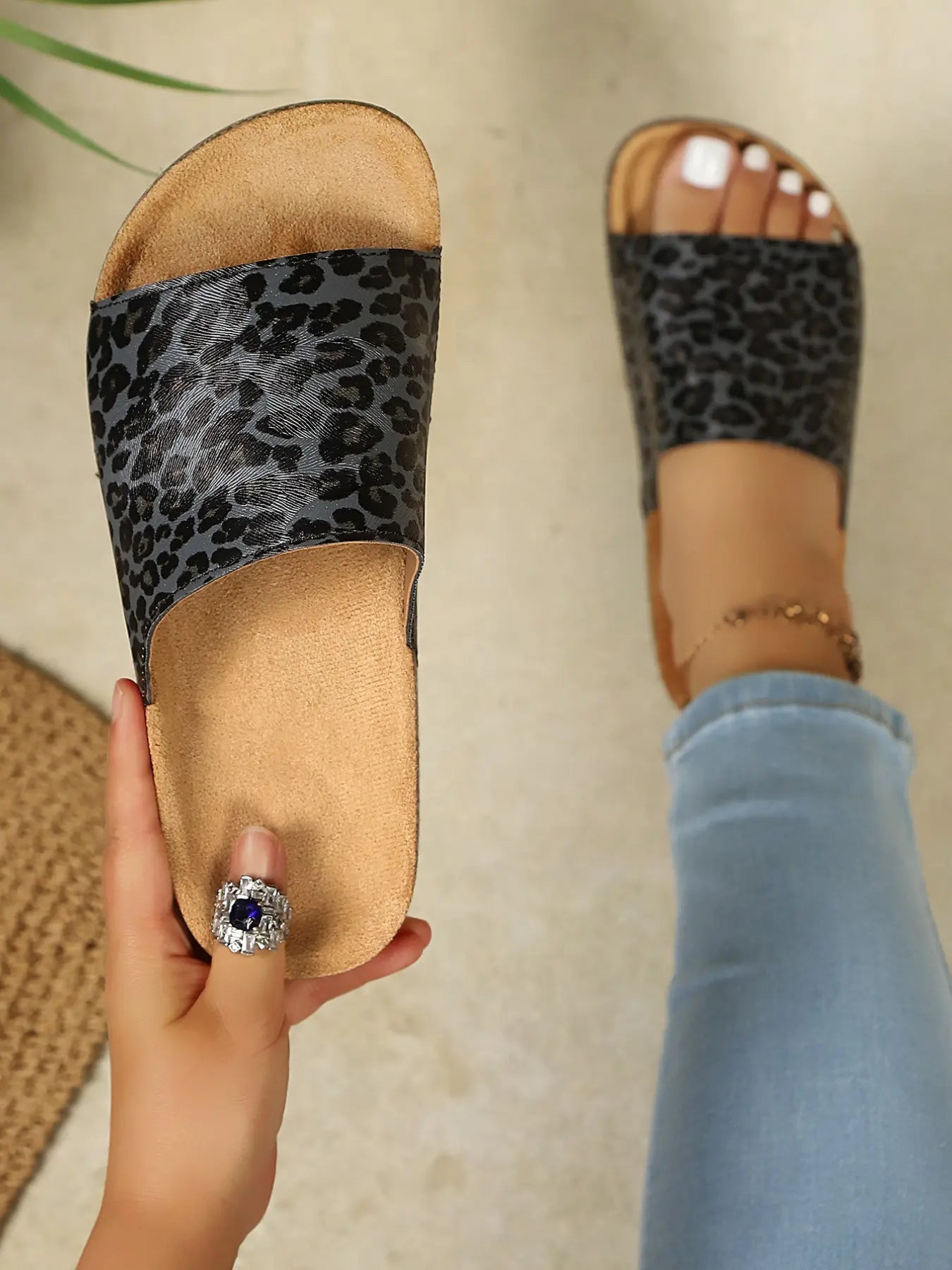 Women'S PU Leather Slippers, Casual Anti-Slip Eva Sole, Metal Logo, Retro Style, Daily Wear, Beach Vacation, Comfortable Footwear